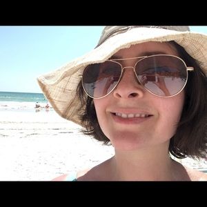 Meet your Posher, Nora